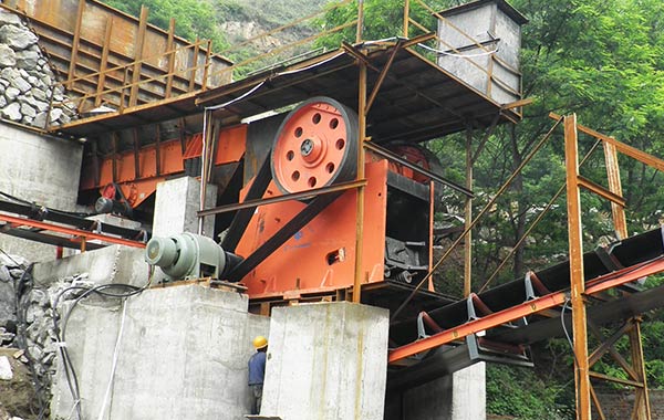 福建日产2000吨花岗岩生产现场